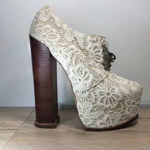 Platform/ heel, off white lace boot by dolce vita.